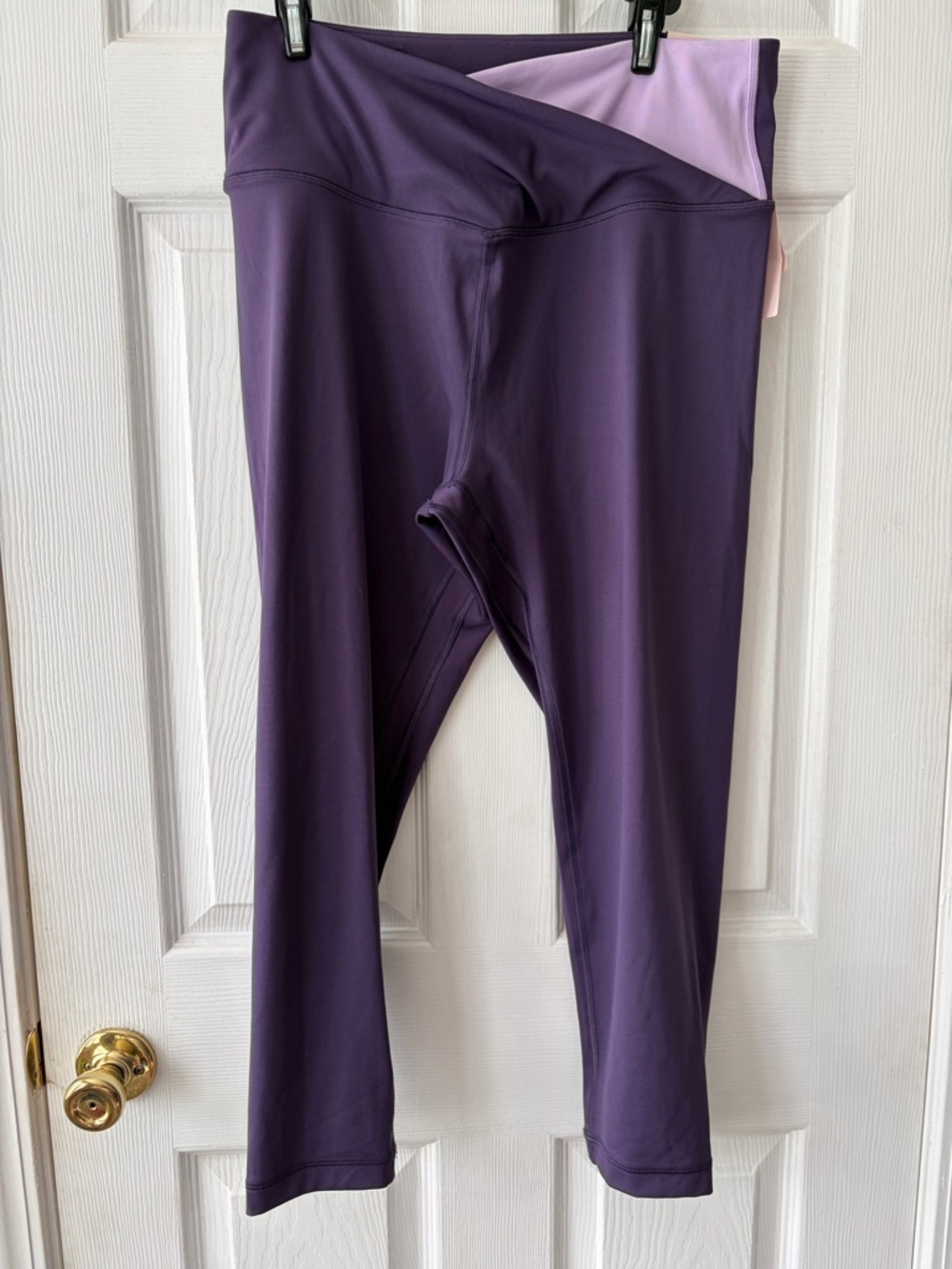 NWT Victoria Secret criss cross Waist On Point Live Purple Active Leggings